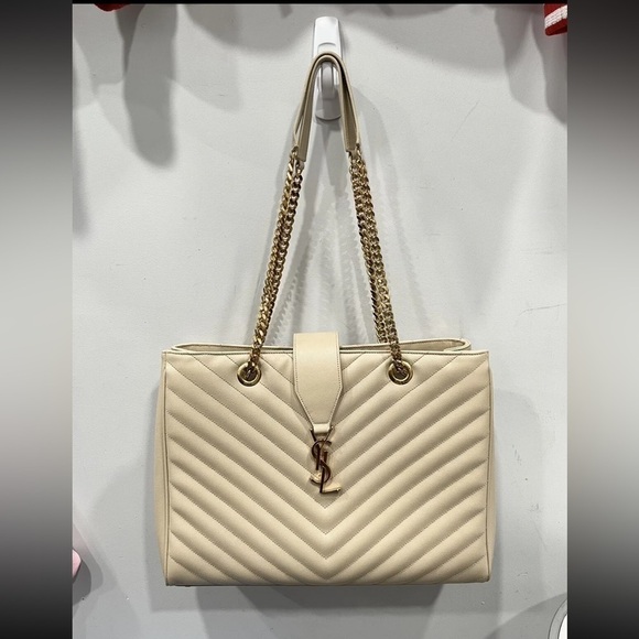 Authentic Saint Laurent YSL Grain De Poudre Matelasse Shoulder Tote in Tan Gold - Picture 2 of 16